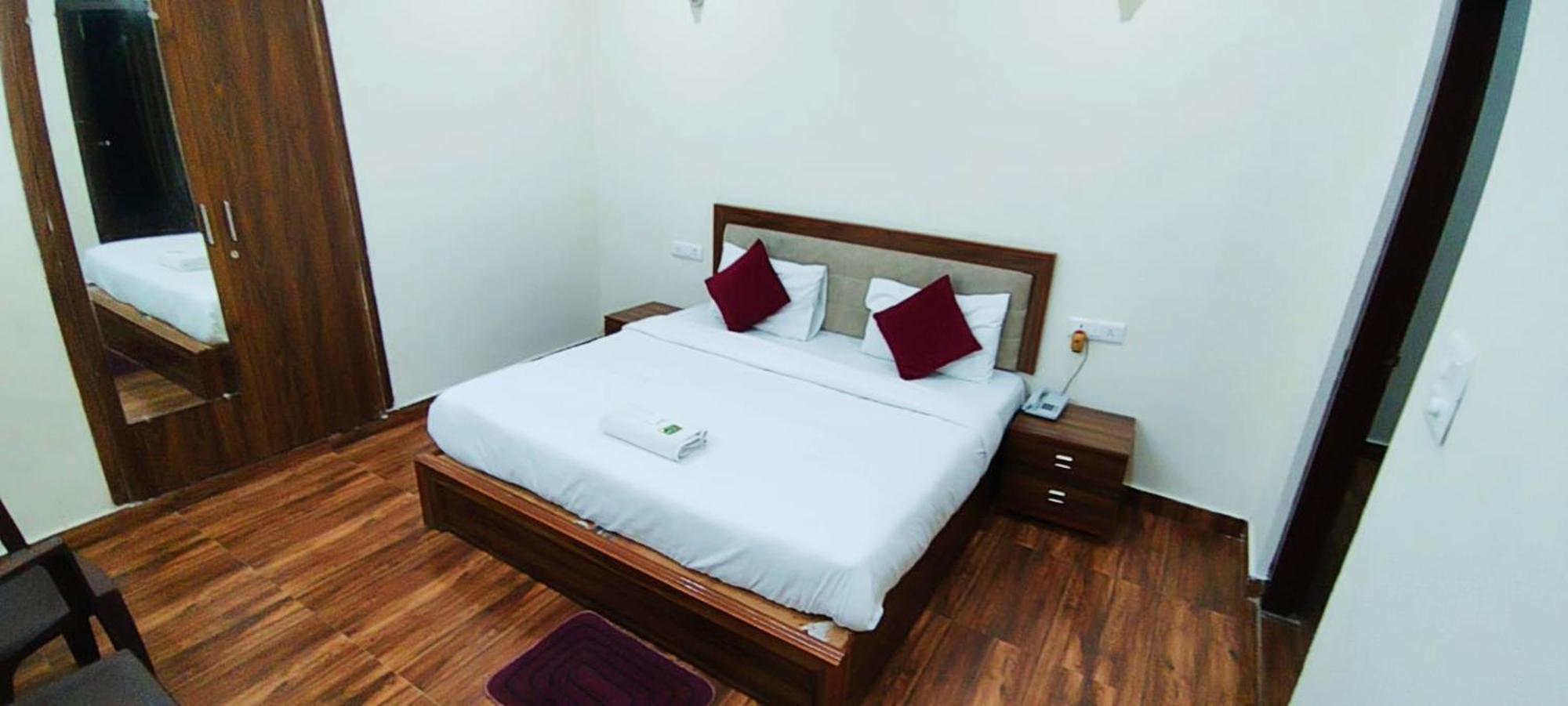 Luxury Rooms In Safdarjung Enclave Near Aiims & Safdarjung Hospital New Delhi Exterior foto