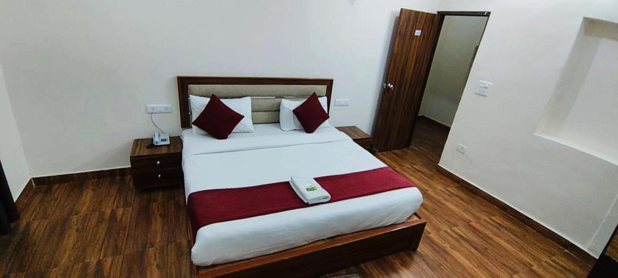 Luxury Rooms In Safdarjung Enclave Near Aiims & Safdarjung Hospital New Delhi Exterior foto