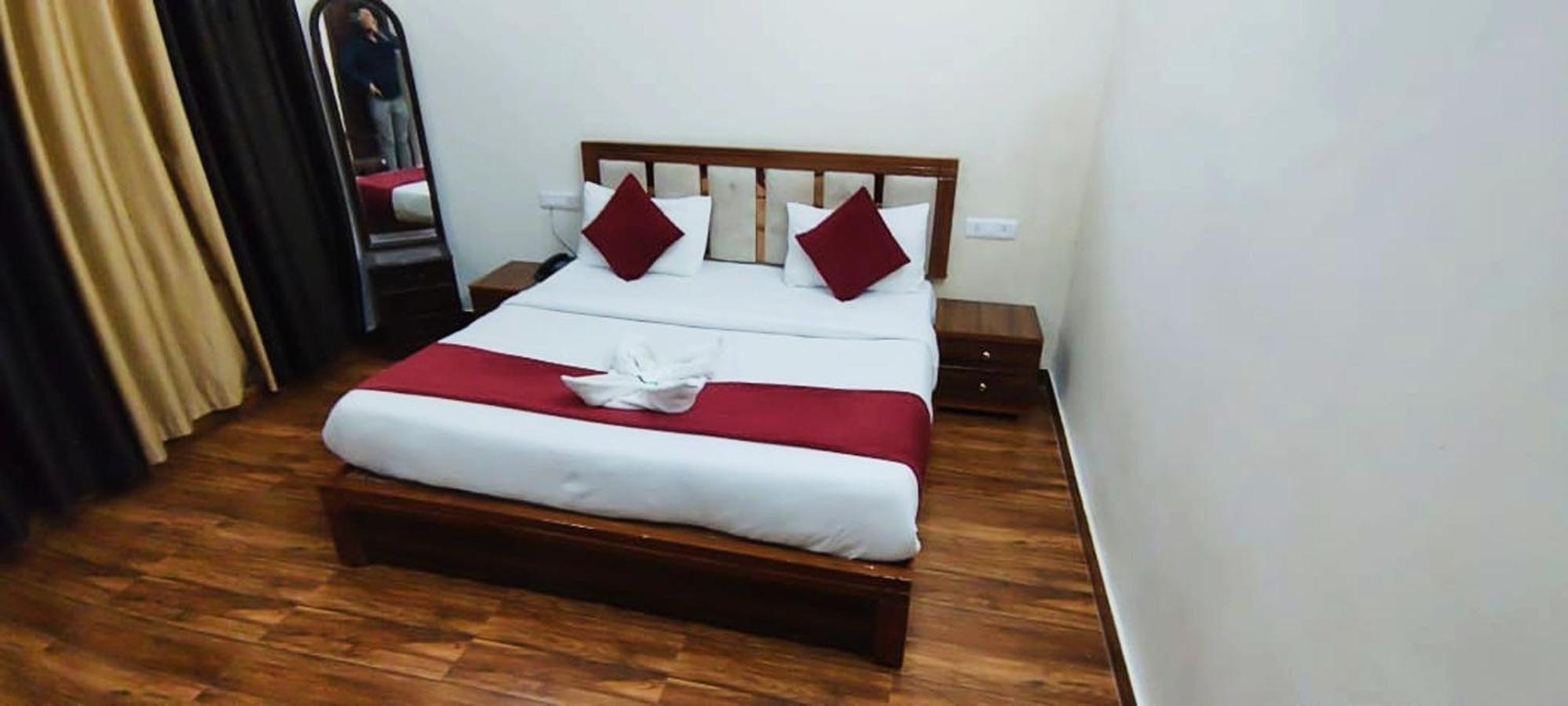 Luxury Rooms In Safdarjung Enclave Near Aiims & Safdarjung Hospital New Delhi Exterior foto