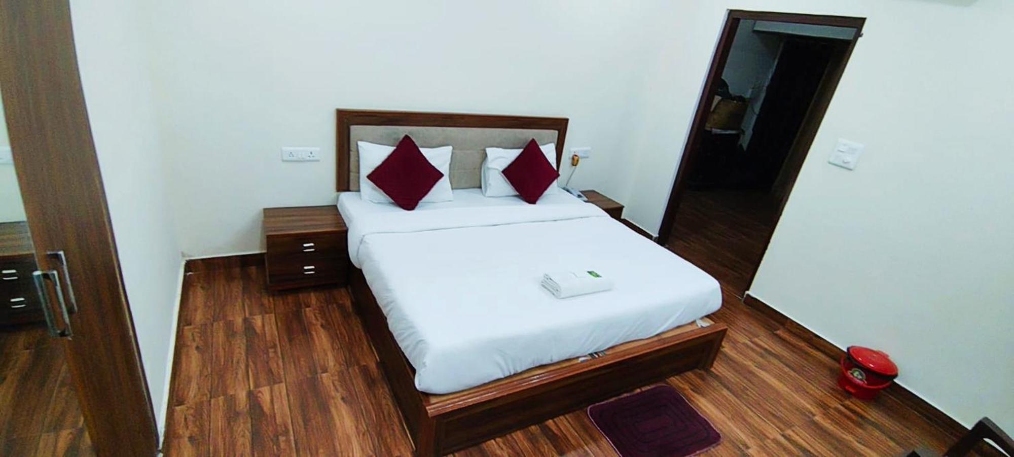 Luxury Rooms In Safdarjung Enclave Near Aiims & Safdarjung Hospital New Delhi Exterior foto