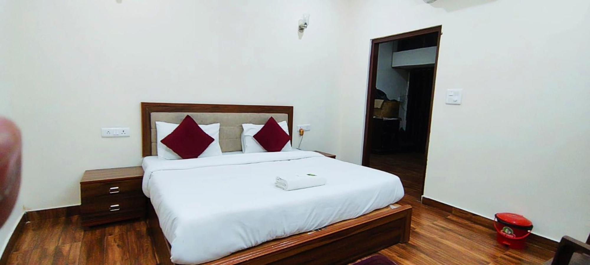 Luxury Rooms In Safdarjung Enclave Near Aiims & Safdarjung Hospital New Delhi Exterior foto