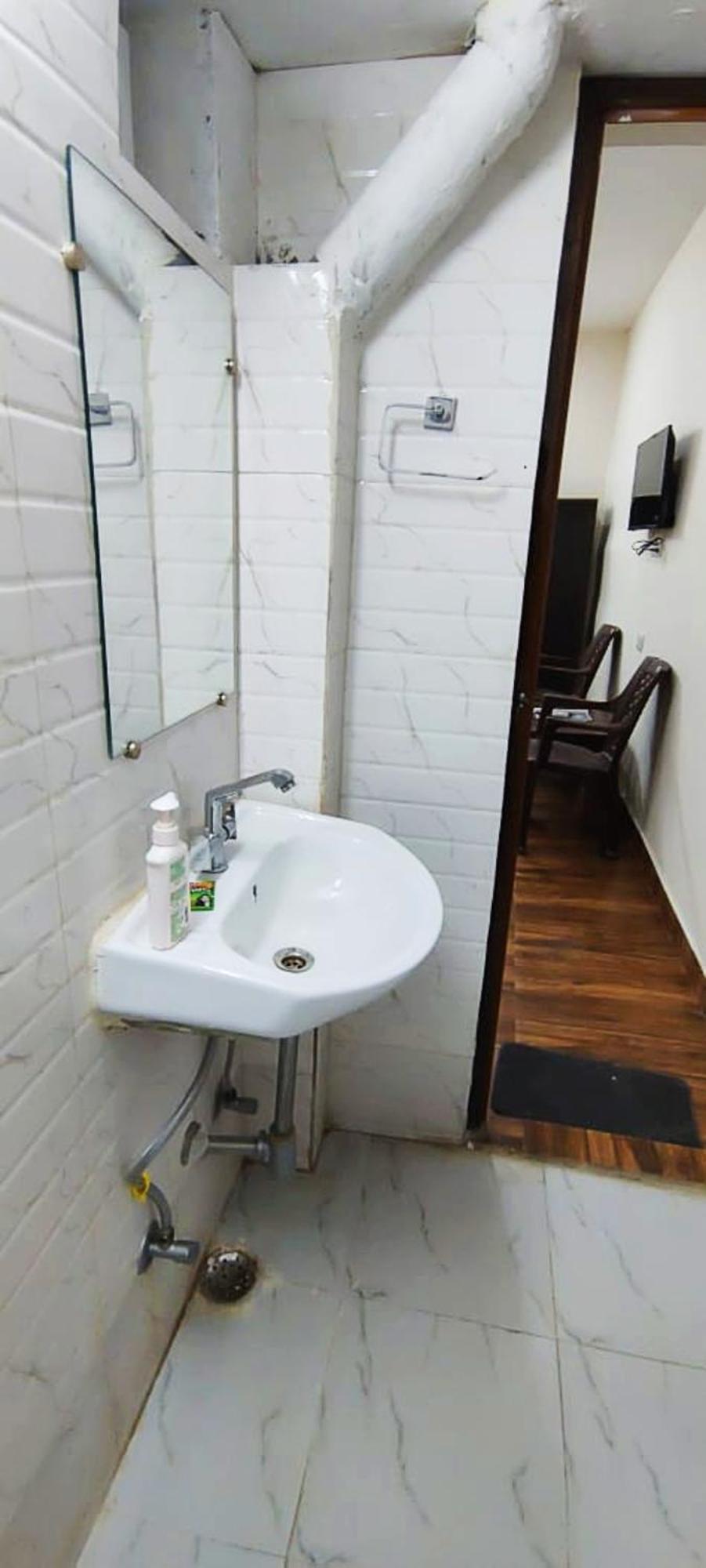 Luxury Rooms In Safdarjung Enclave Near Aiims & Safdarjung Hospital New Delhi Exterior foto